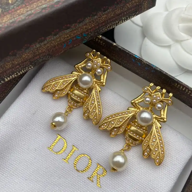 Cheap Dior Bag Dior Bee Earrings In Metal and White Resin Pearls Gold 0204