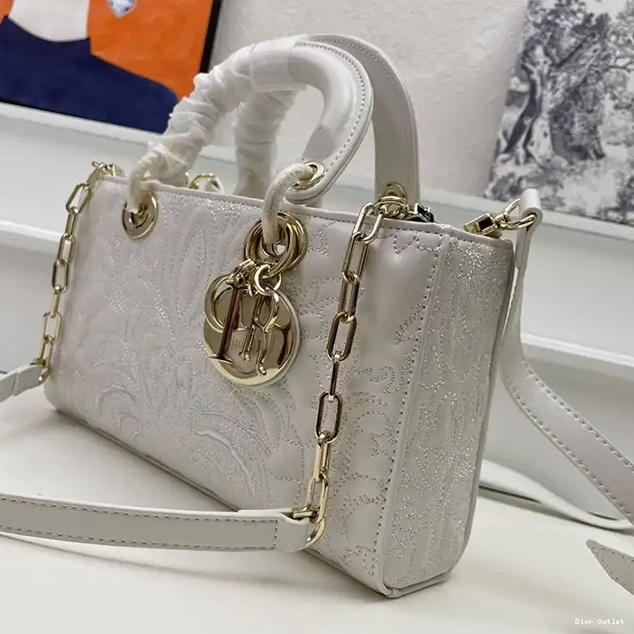 Dior Outlet Motif D-Joy White Lady Quilted-Effect Bag Ornamental Medium Lambskin 0220