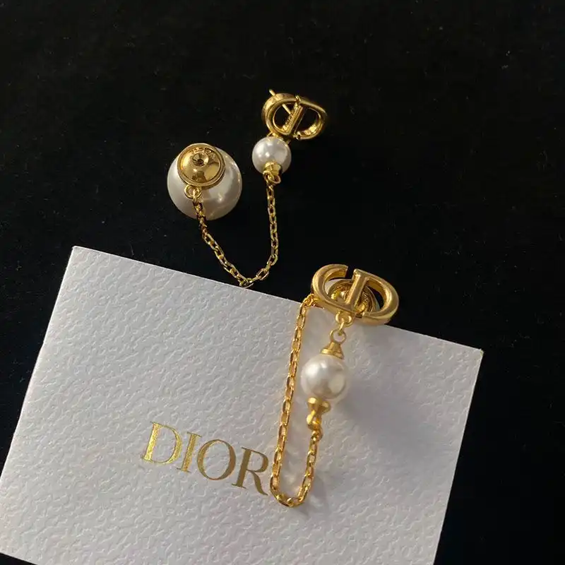 Dior Outlet Dior Tribales Earrings Chain Metal And White Resin Pearls Gold 0202